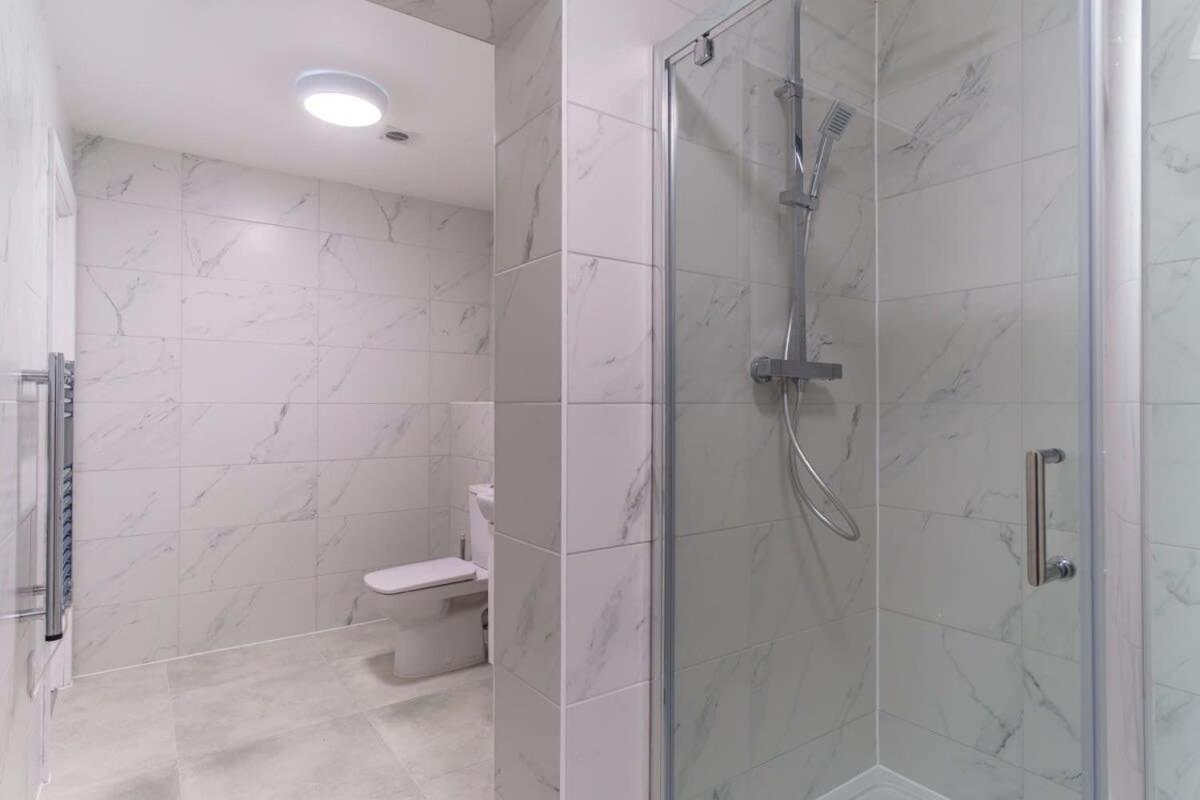 Contemporary 1 Bedroom In Liverpool